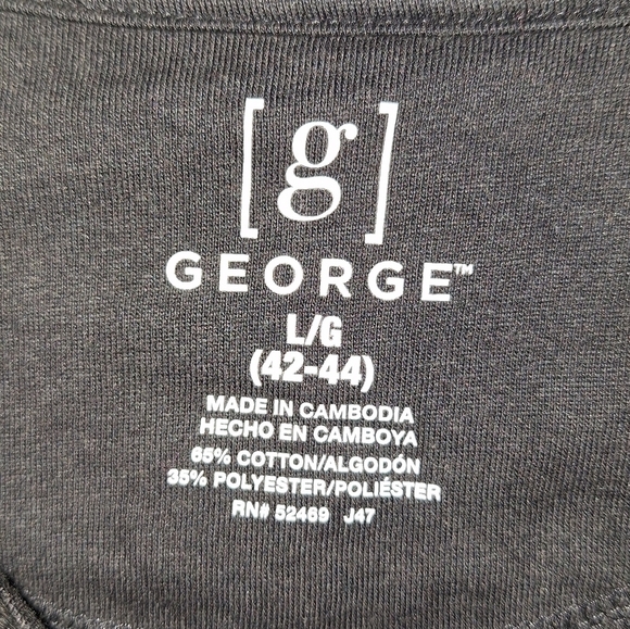 A George men's Polo in a size large. It's pre-loved in excellent condition. - Picture 2 of 3
